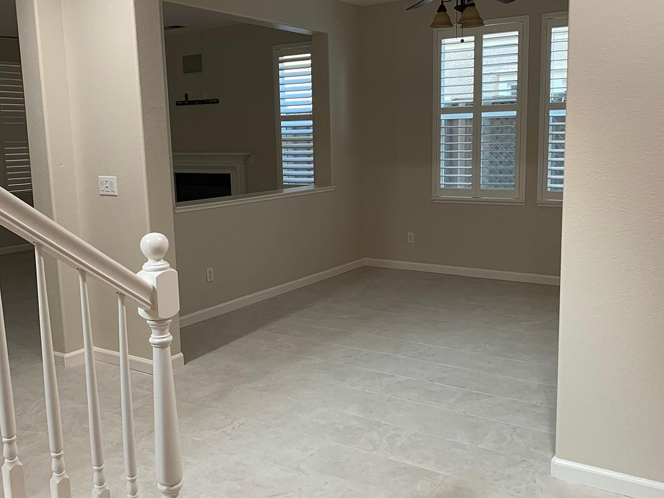 1st image of 942 Campfire Cir