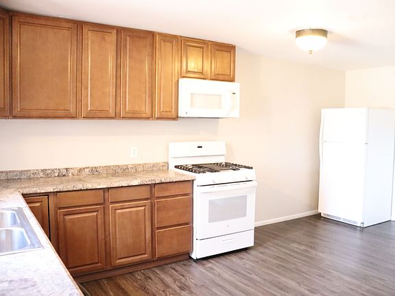 5th image of 1052 S Chaparral Cir Unit 1