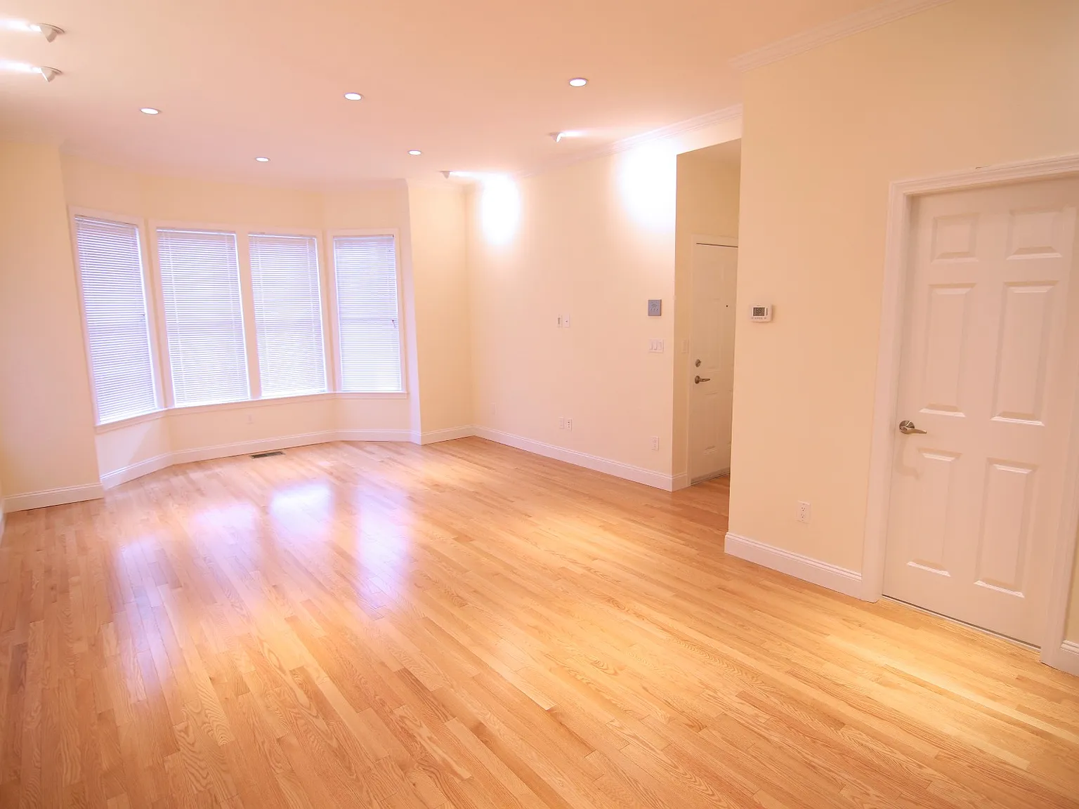 2 bed, 2.5 bath, $5,450 — Photo 4