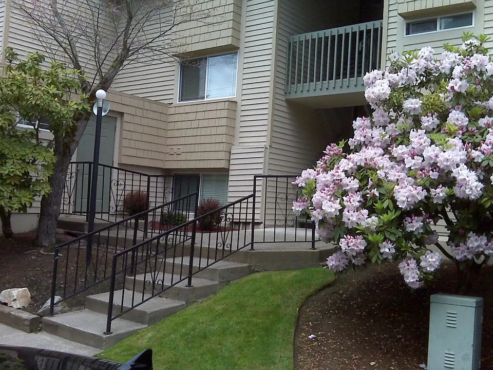 14006 SE 6th St #7