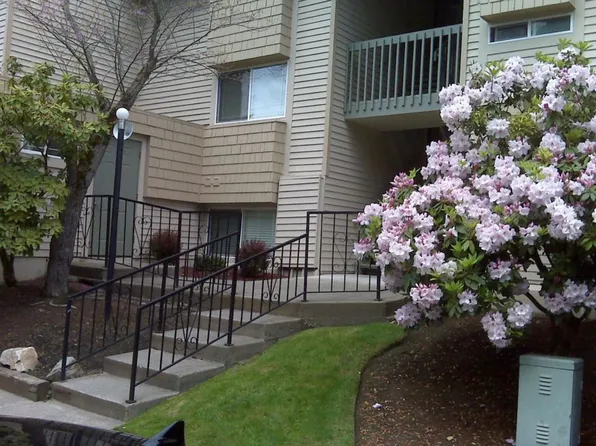 14006 SE 6th St APT 7, Bellevue, WA 98007