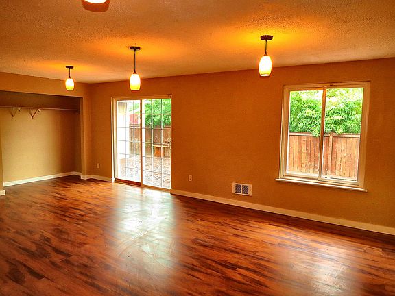 4th image of 2542 57th Ave NE