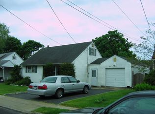 16 Central Ave, North Babylon, NY 11703