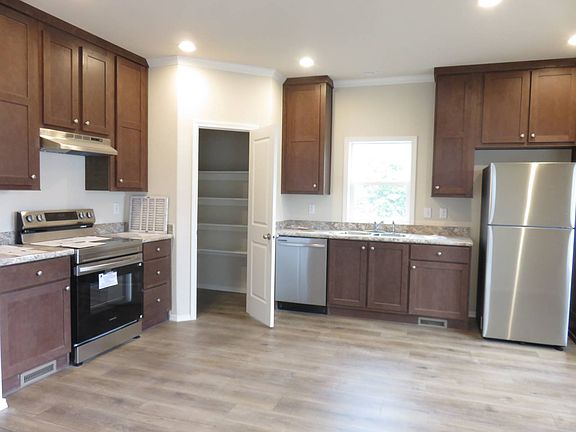 5th image of 2980 NE Division #13