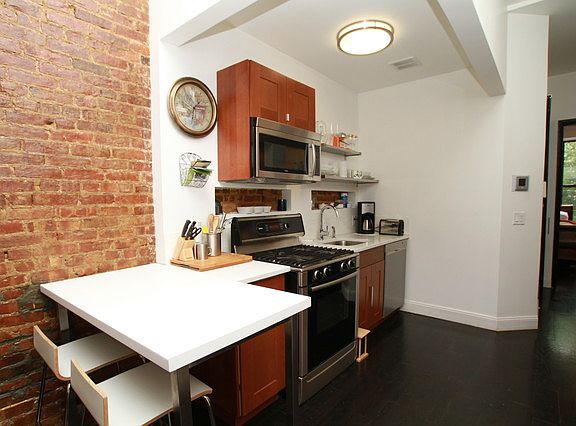 3rd image of 24 W 119th St APT 2