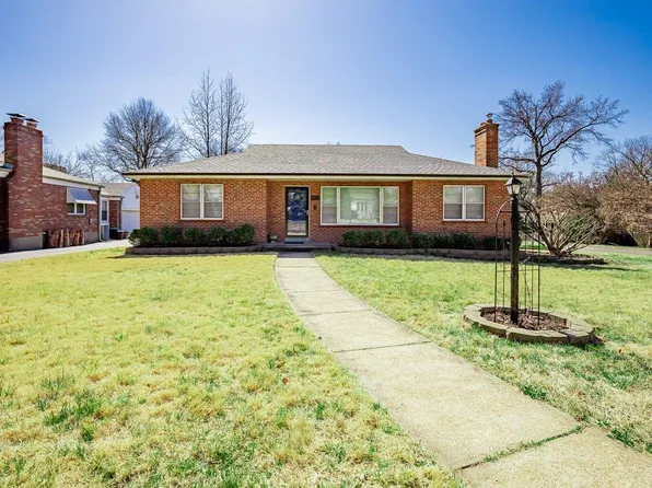 8130 Edinburgh Dr, Saint Louis, MO 63105