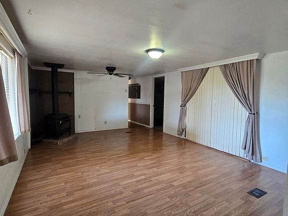 3rd image of 216 Conestoga Trl