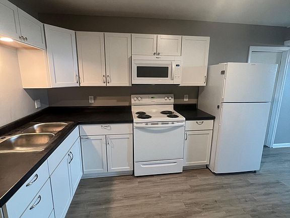 4th image of 301 1/2 Main Ave S #0