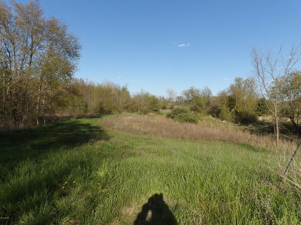 2nd image of 645 Perry Rd
