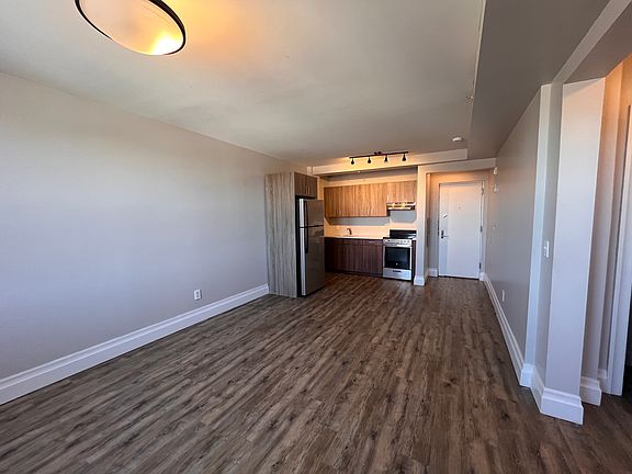 3rd image of 104 N Grove St #702