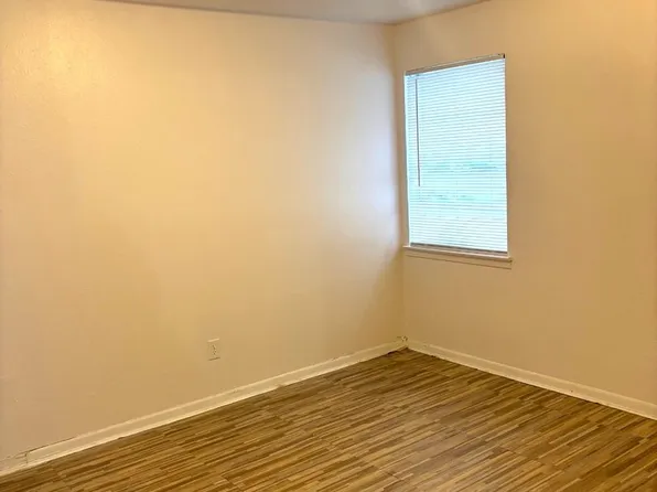 Pleasun Apartments at Pleasant, 120 W Pleasant Run Rd APT 5, Desoto, TX 75115