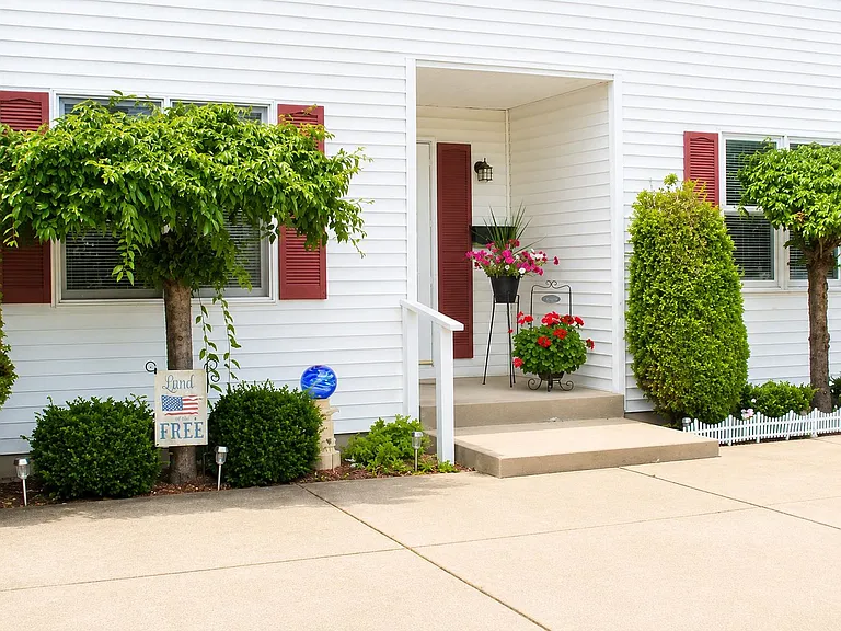 3512 Plum St — Photo 2