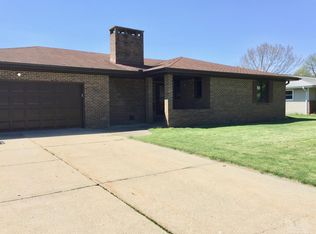 604 College Dr, Creston, IA 50801