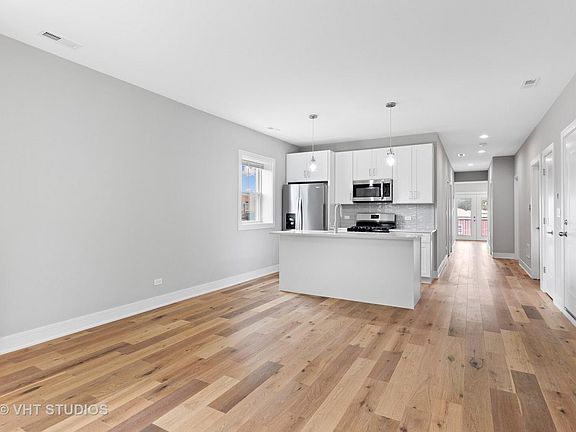 2nd image of 4320 N Francisco Ave #1N