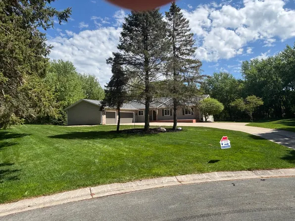 5737 Highlands Ct N, Lake Elmo, MN 55042