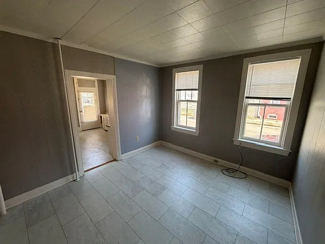 2 bed, $1,050 — Photo 2