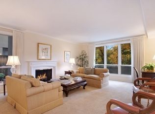 630 Winnetka Mews APT 101, Winnetka, IL 60093