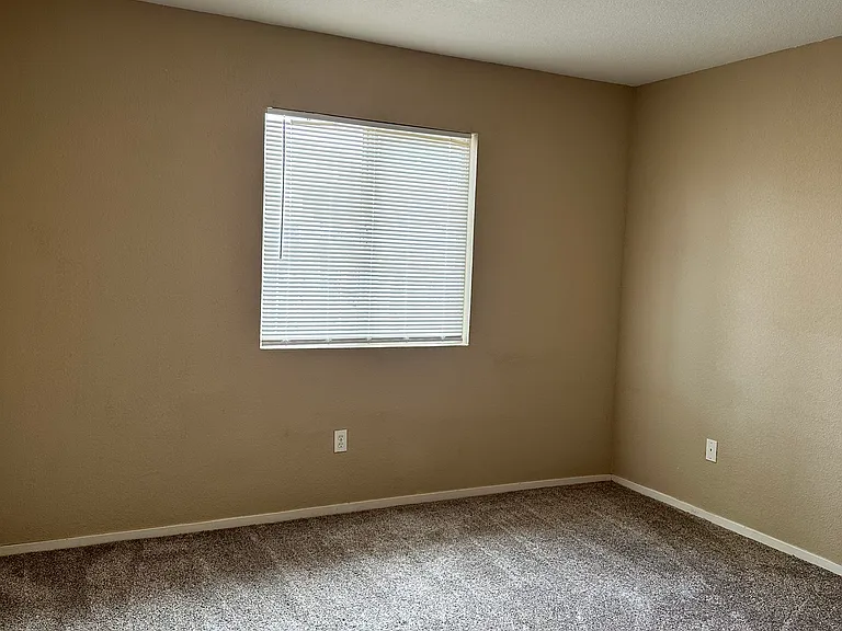 42 S Kino Ct — Photo 15