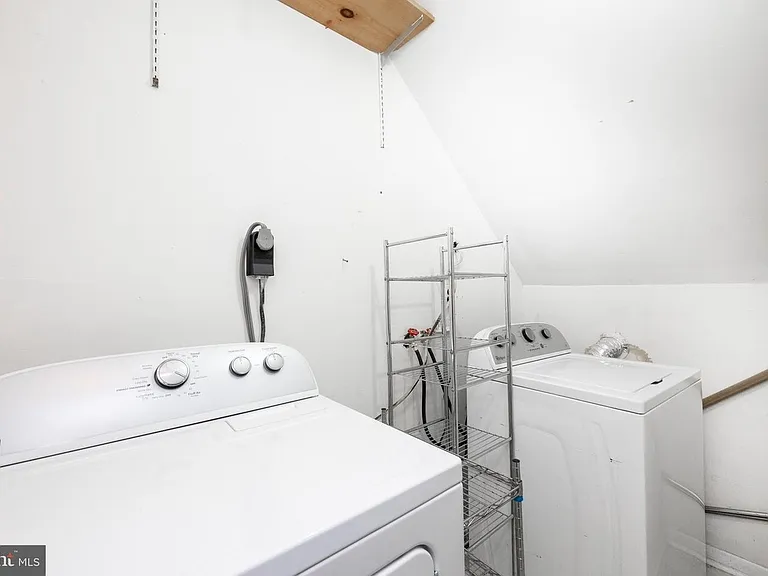 440 Summit House — Photo 7