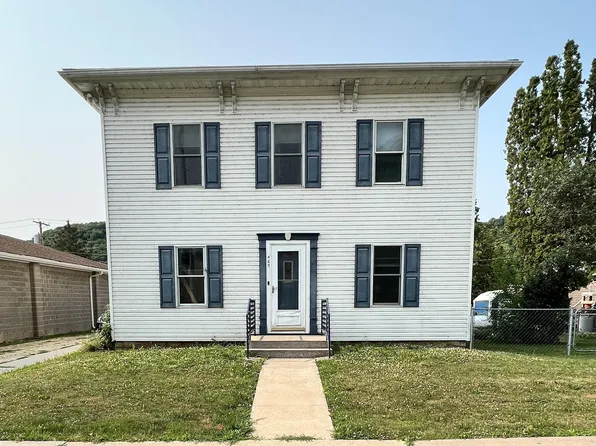 469 Main St, Lansing, IA 52151