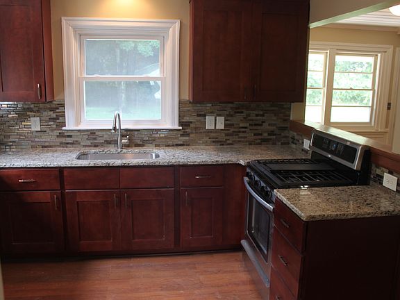 Gas range and griddle