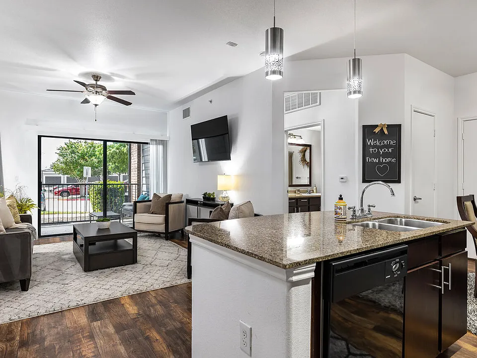 The Oaks at Techridge apartments community photo