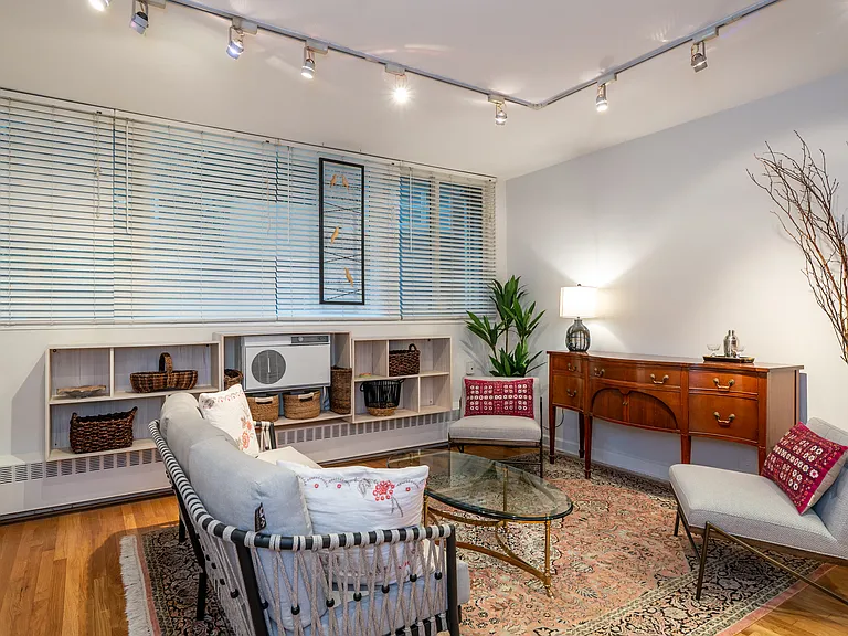 1516 Hinman Ave #103 — Photo 4