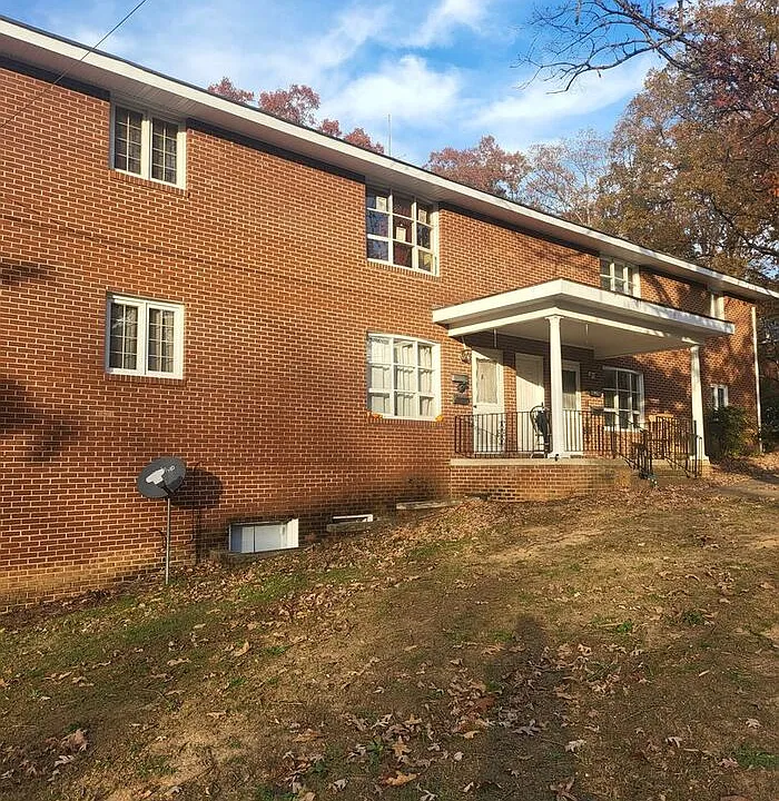 451 Montgomery Ave #5