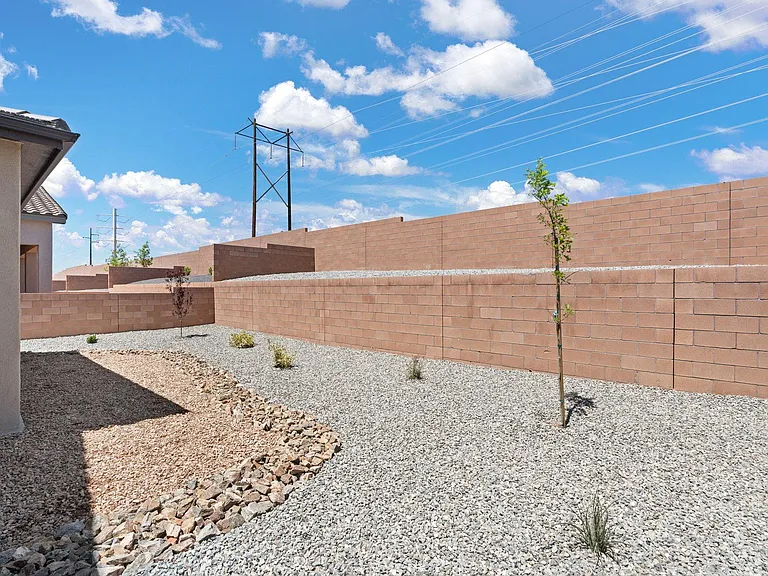 6801 Cleary Loop NE — Photo 26
