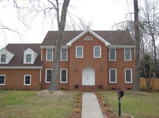 1300 Forest Point Dr, Chesapeake, VA 23320