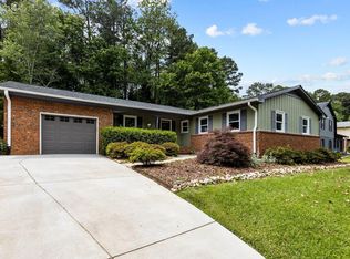 916 Medlin Dr, Cary, NC 27511