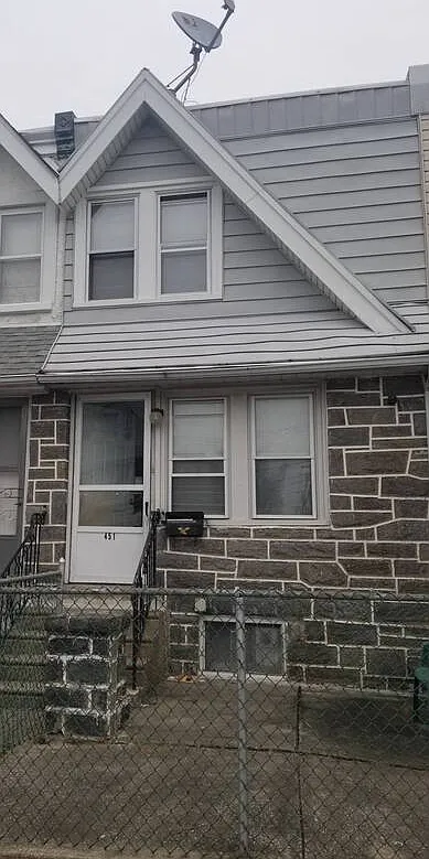 2 bed, 1.0 bath, $1,350 — Photo 1