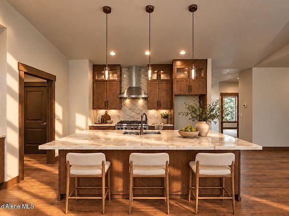 5th image of 14 Timber Grove Ln