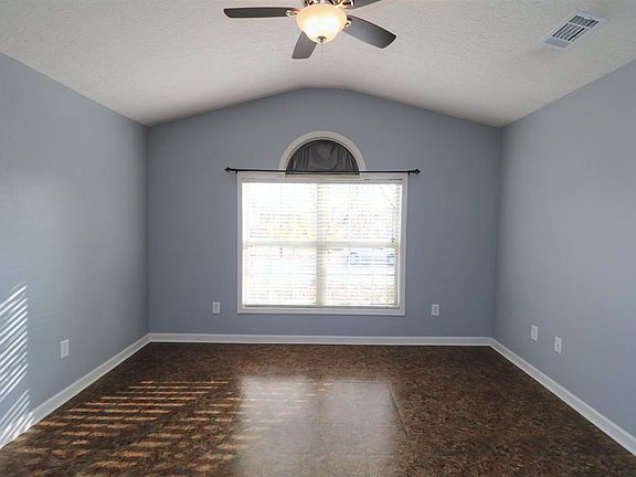 3rd image of 1008 Winding Oak Trl