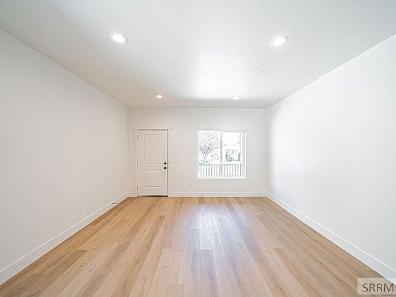 3rd image of 1289 Bear Ave