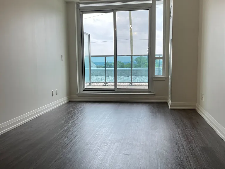 7167 Yonge St #202 — Photo 3