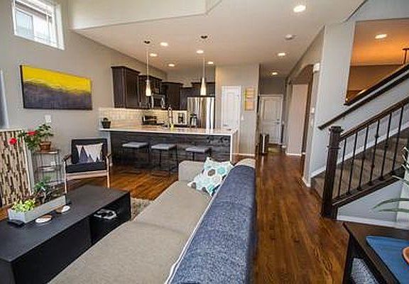 3rd image of 1713 Grand Overlook St
