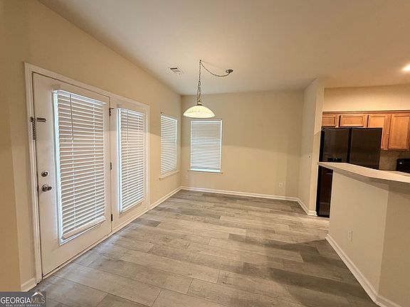 4th image of 220 Brookhaven Ct