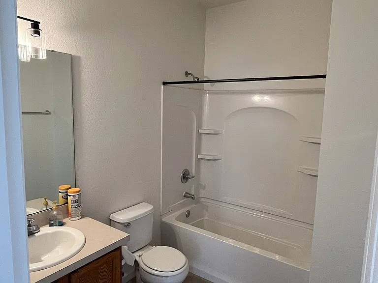 101 Hagge Dr — Photo 22