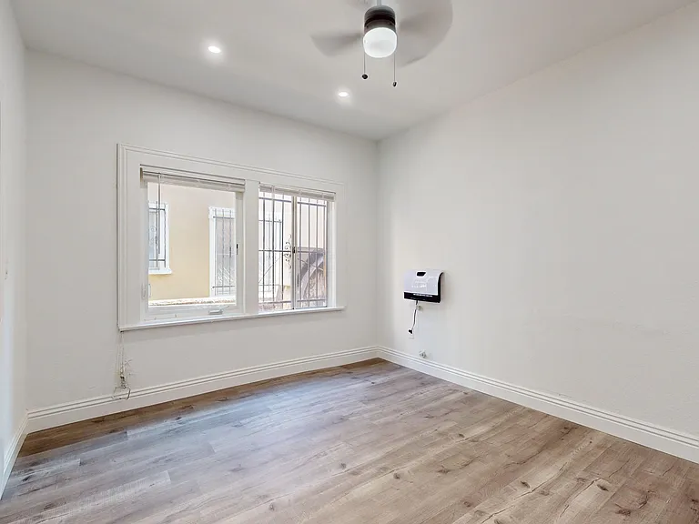 2318 W Jefferson Blvd #A — Photo 12