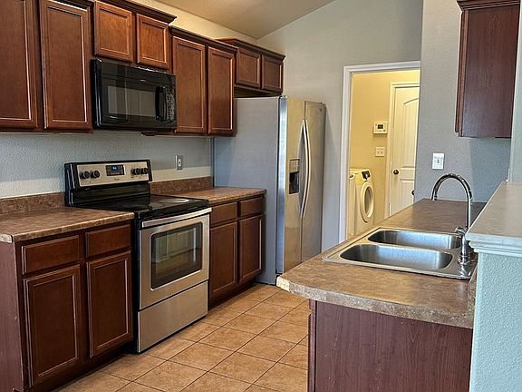 5th image of 8732 Rainbow Dr
