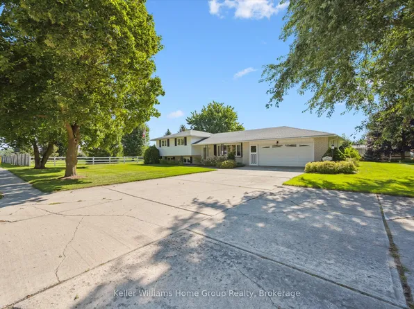 27 Peel St E, Mapleton, ON N0B 1A0