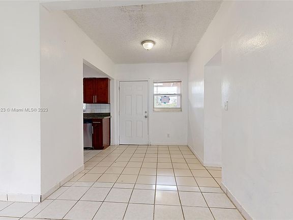 5th image of 1560 NW 124th St