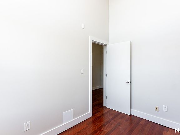 5th image of 276 Boerum St APT 3F