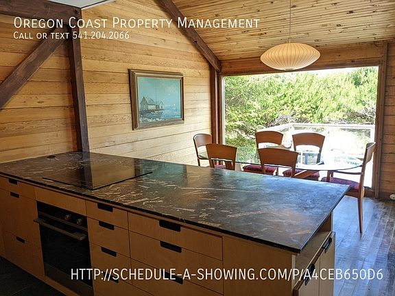 3rd image of 313 Salishan Dr