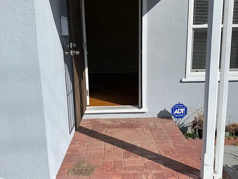 1089 Palm Ave — Photo 1