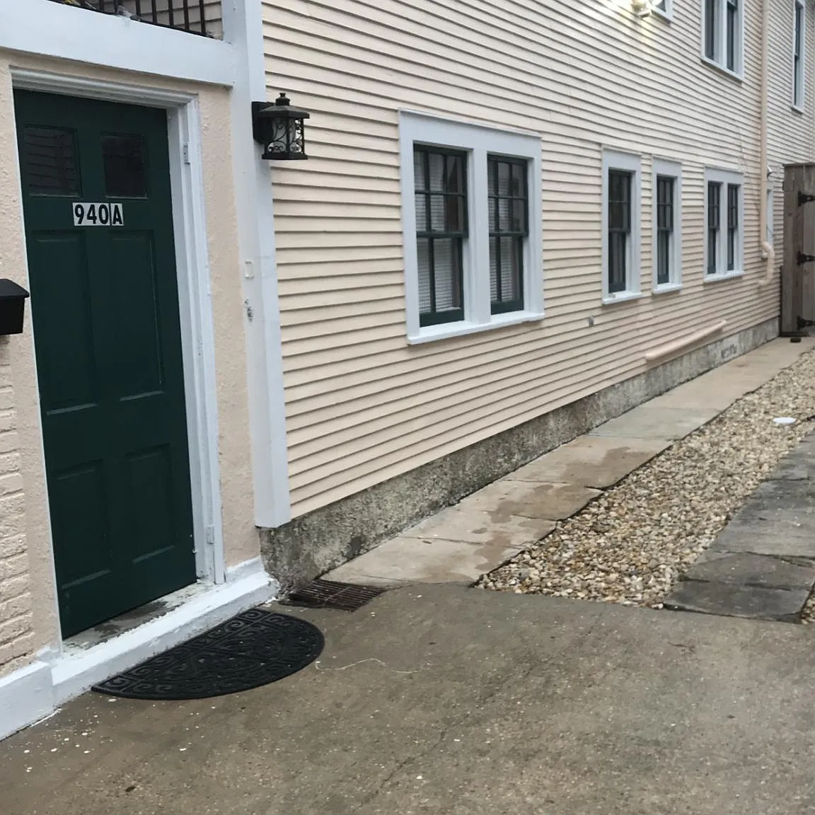 3 bed, 1342 sqft, $2,200 — Photo 3