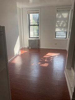 1st image of 328 E 6th St APT 10