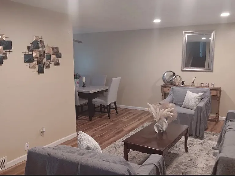 3004 S Cathay Cir — Photo 4