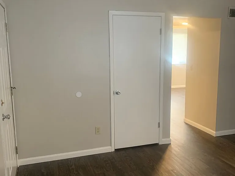 305 Pine St — Photo 6